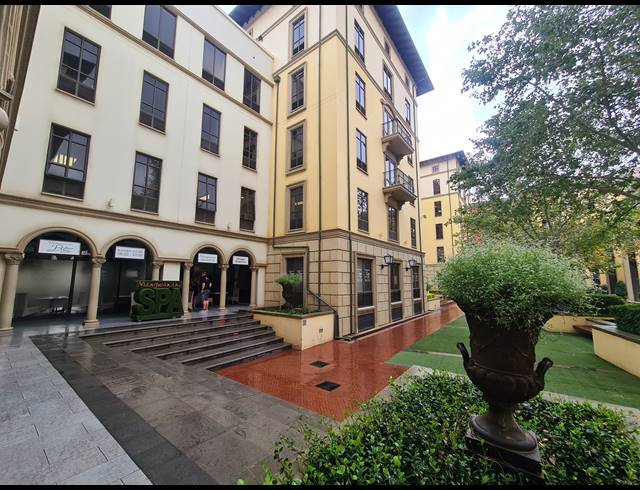 303M² OFFICE TO LET IN MAGALIESSIG